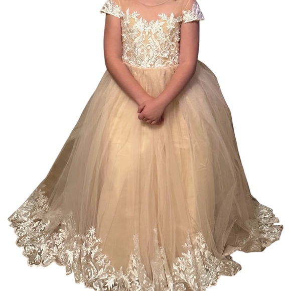 Miama Size 7 Flower Girl Gown - Picture 1 of 3